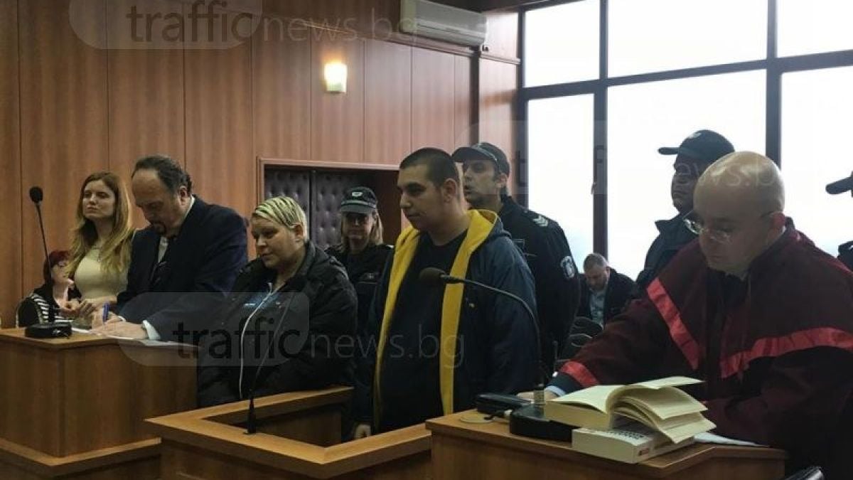 Първи СНИМКИ на озверялата любовница и сина й, които убиха мъж навръх Стефановден