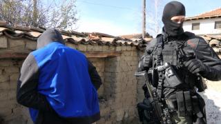Нови подробности за мащабната лихварска дейност на син на кмет в Шуменско