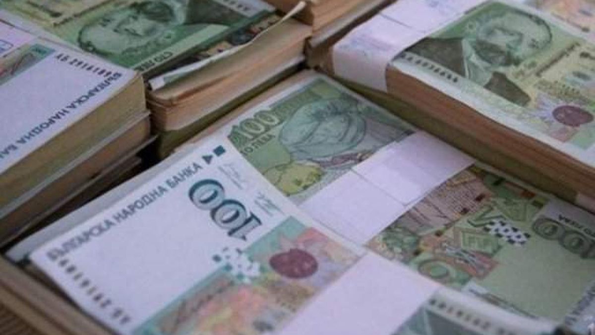 Важна финансова промяна, която важи за всички българи, влиза в сила от днес
