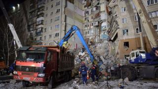 Чудо! Извадиха живо 11-месечно бебе изпод развалините в Магнитогорск (ВИДЕО)