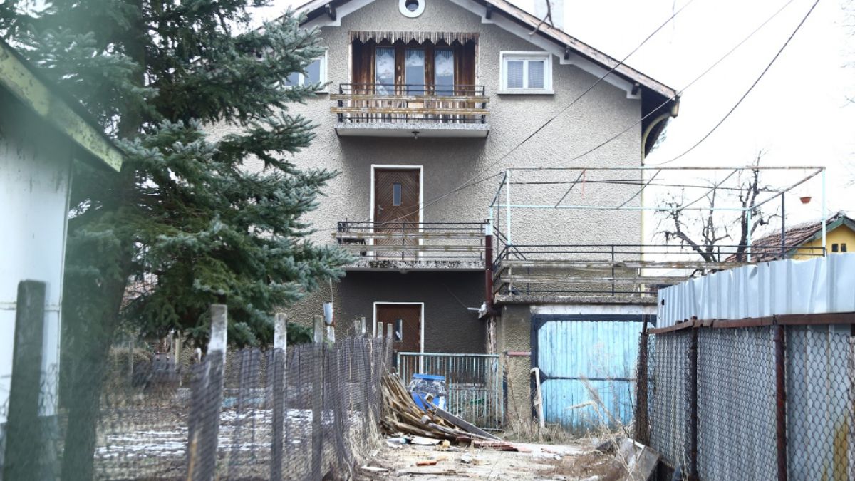 Само в БЛИЦ! Смъртоносна прокоба тегне над Къщата на ужасите в Нови Искър (СНИМКИ/ВИДЕО)