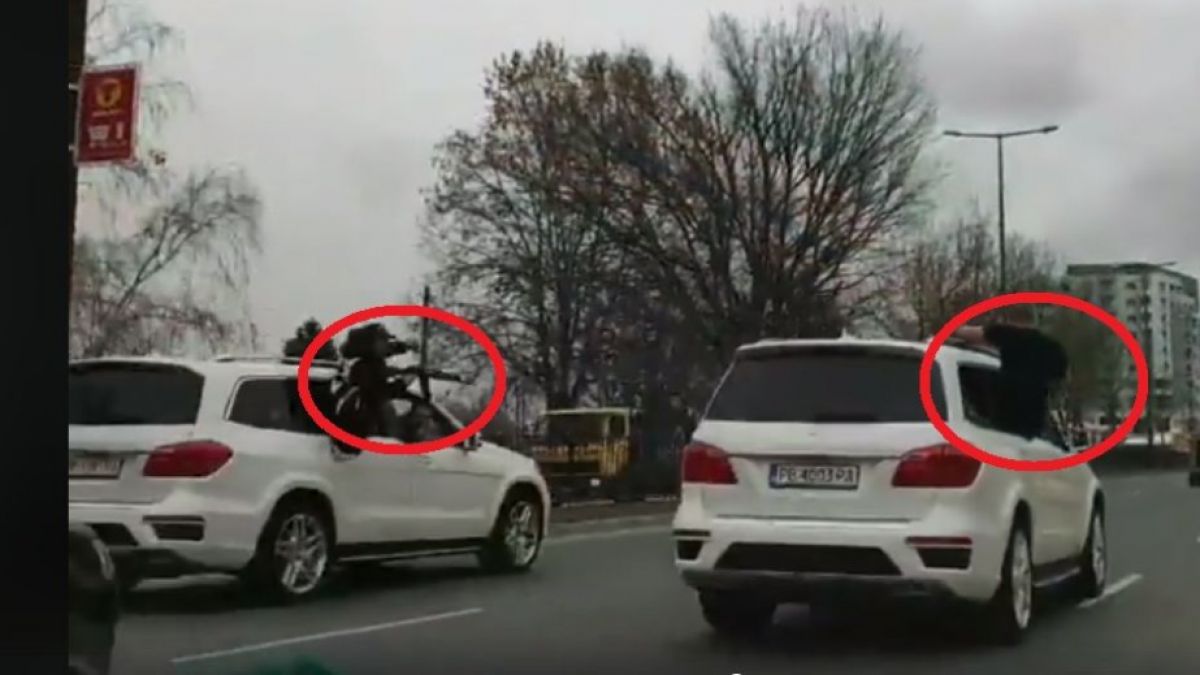 Стряскащи СНИМКИ и ВИДЕО: Мъже с калашници и лъскави бели джипове изправиха на нокти Асеновград