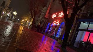 Кървава драма в Плевен! Военен направи съпругата си на решето, мушка я 6 пъти с нож и... 