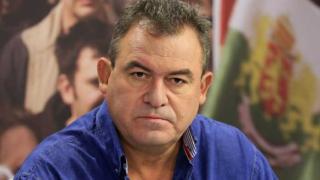 Богомил Бонев изригна за "голия турист" на Черни връх