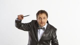 Страшилище! Бате Ненчо отнася всички на пътя