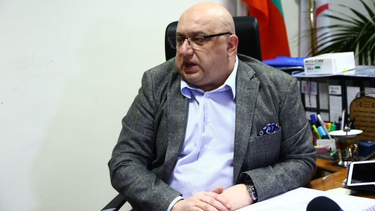 Кралев побесня: Престъпната некомпетентност на Радевата хунта се излива в морето