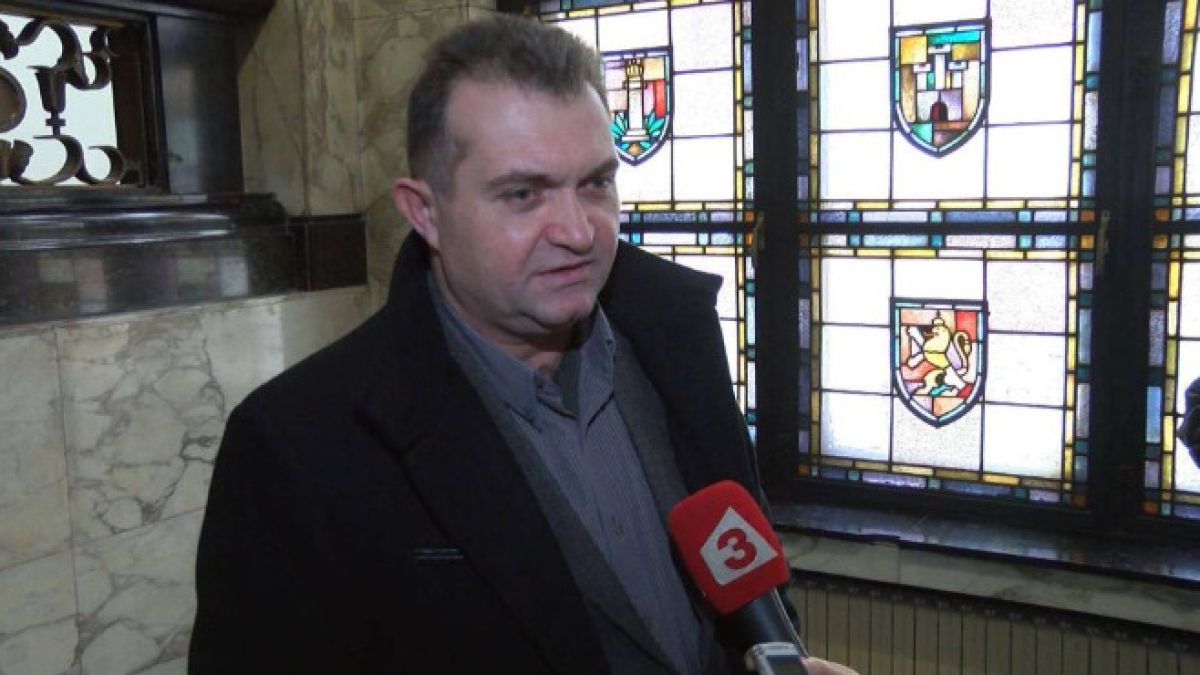 Лозан Панов си хортува два часа с човека на Цветан Василев в сградата на ВКС (СНИМКИ)