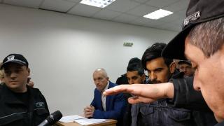 Зверство: Циганите скачали върху главата на пребития командос, адвокат ги защити, че може да станат жертви