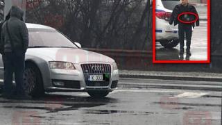 Спецакция разтърси Бургас! Ченгета тарашат лъскаво Ауди със златен номер - има арестувани (СНИМКИ)