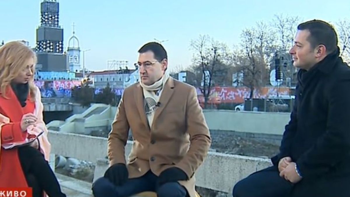 Иван Тотев обясни за недовършения площад часове преди откриването на Пловдив 2019 (ВИДEO)