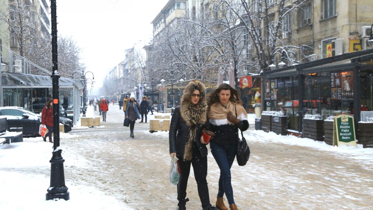 Красиво ВИДЕО от заснежена България