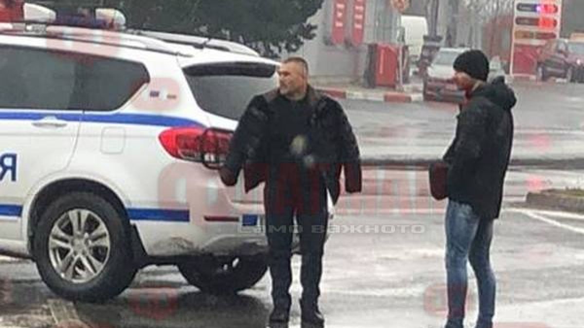 Стана ясно кой е гъзарят, закопчан в Бургас с лъскаво Ауди със златен номер