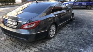 Запалиха скъпарския Мерцедес на корабен предприемач и висш партиен функционер (СНИМКИ)
