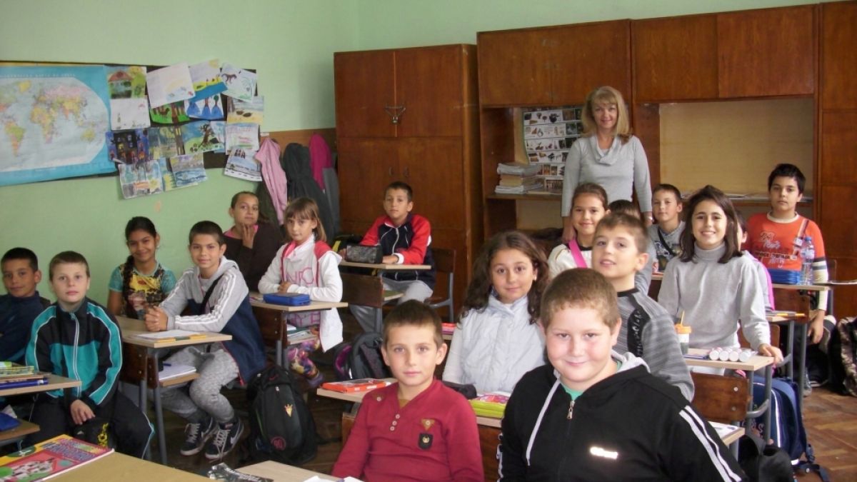 Ето кои нови учебници за 4 клас влизат за одобрение в МОН (СНИМКИ)