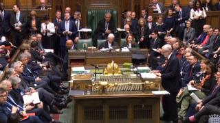 Британският парламент реши съдбата на сделката за Брекзит, Тереза Мей в шок! (СНИМКИ/ВИДЕО)
