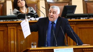 Лют скандал в комисията на Мая, чува се щракане на белезници