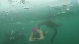 77-годишна плува по дъното на Байкал (ВИДЕО)