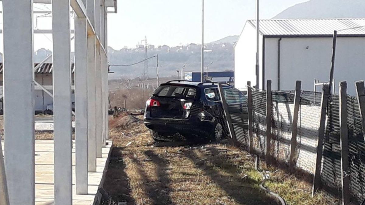 Погром: Келеши потрошиха 16 коли в шуменска автокъща (СНИМКИ)