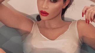 Фенове не спират да гледат зърната на Ким Кардашиян на тази СНИМКА 18+