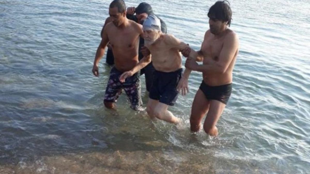 Няма да повярвате кой хвана кръста в Синеморец 