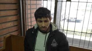 Първа СНИМКА на циганина Николай, налетял да коли полицай със самоделна сабя 