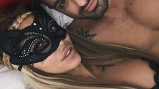 Джулиана Гани и гаджето й се пуснаха голи от банята (СНИМКИ 18+)