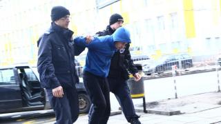 Бясна полицейска гонка в Плевен, шофьор изхвърли черна чанта през прозореца