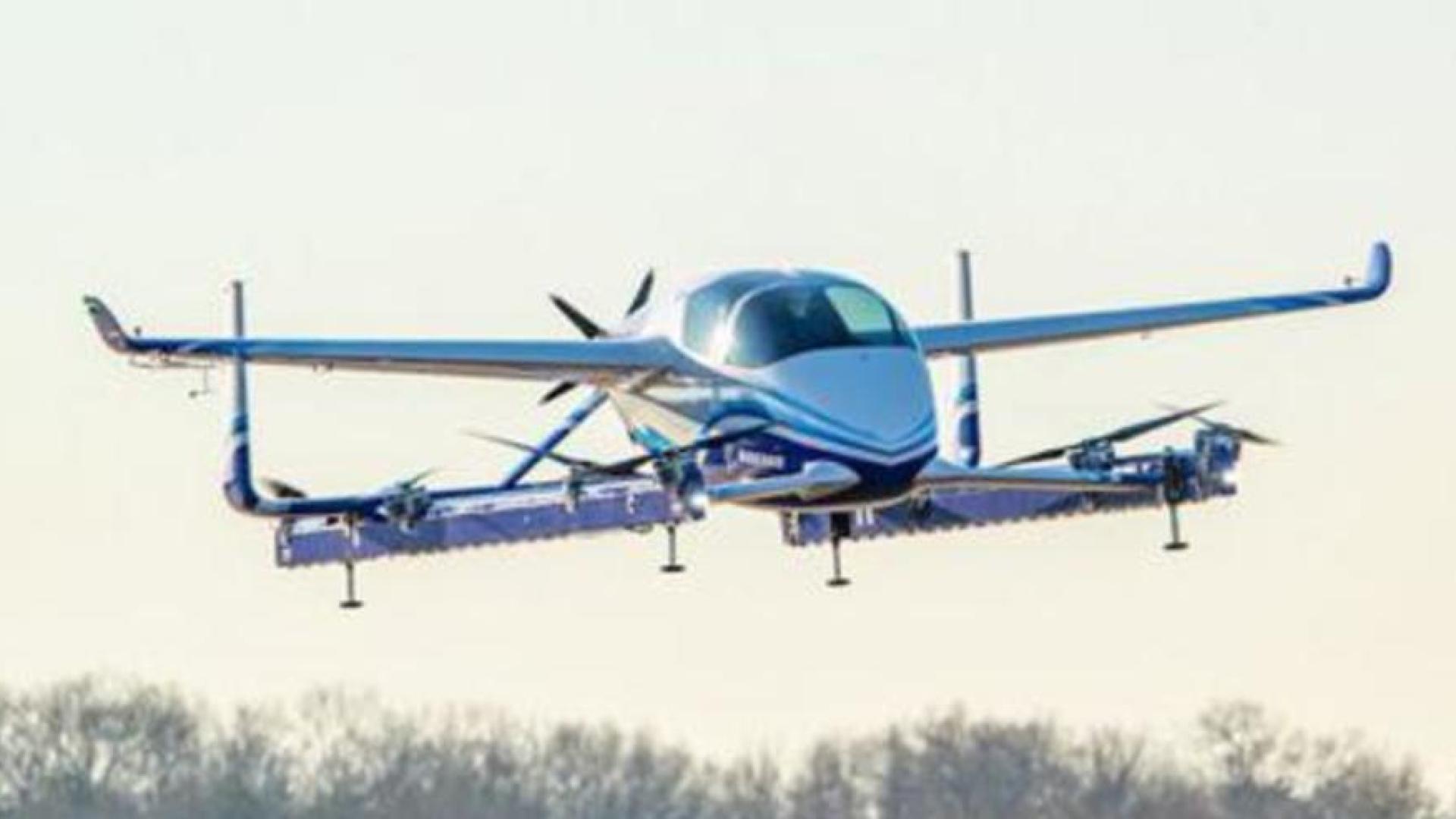 Таксито на Боинг полетя (ВИДЕО)