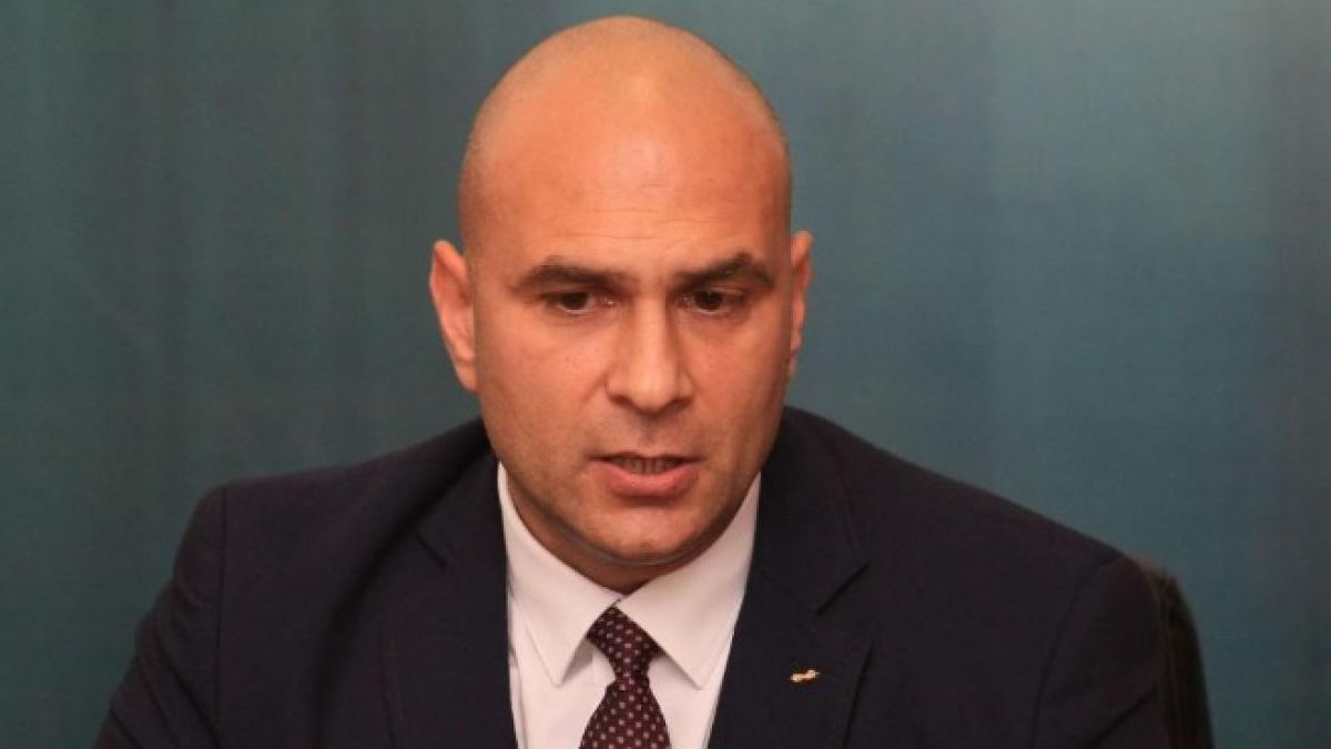 Арестуваните ченгета от 4 РПУ живеели като баровци, пазарували без пари, рекетирали десетки търговци, заведения и автокъщи