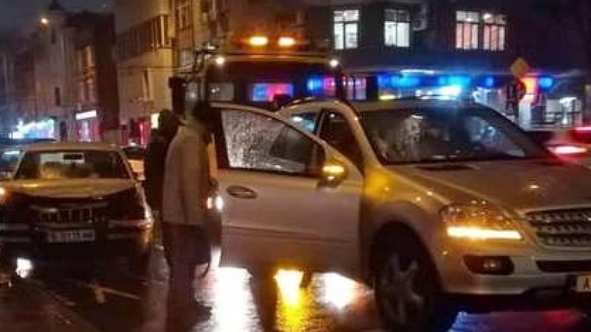 Фолксваген се размаза в Мерцедес ML в Бургас (СНИМКИ)