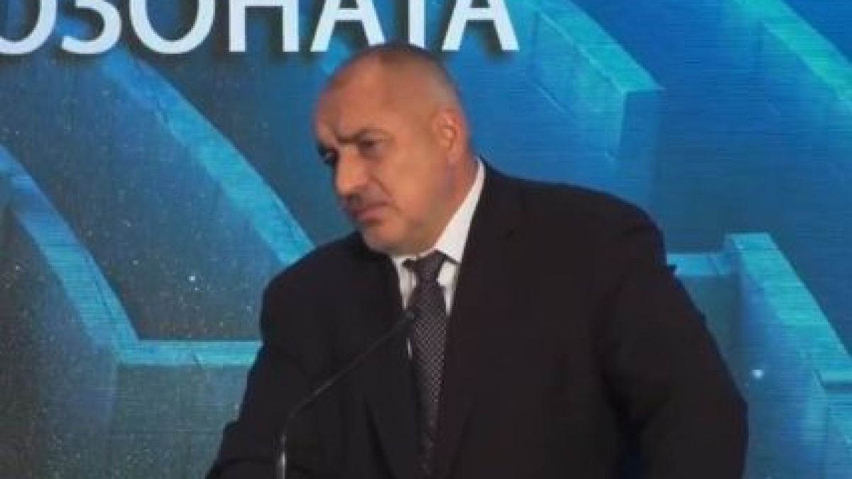 Борисов изригна: Лъжат хората, че ще купуват самолети, а се напълнихме с техника за бягство, без нито една пушчица 