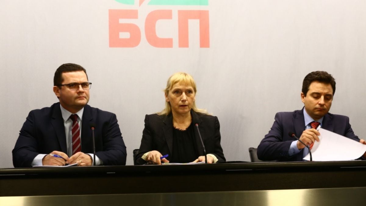 Извънредно! Елена Йончева разкри афера "Ало, Банов съм!" за 700 бона, пусна аудио и заговори за оставки