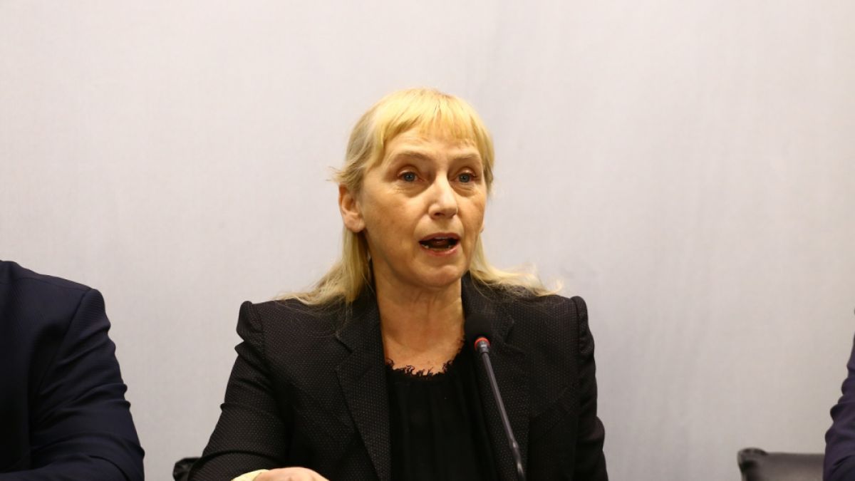 Наш евродепутат разясни подробности за свалянето на имунитета на Елена Йончева