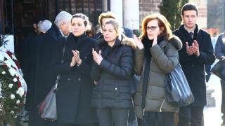Нещо потресаващо се случва на гроба на Ласкин, а Сърчаджиева не стъпва там, защото... (СНИМКИ)