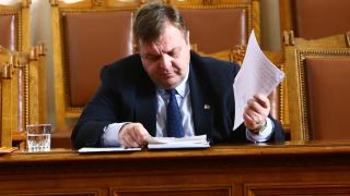 Каракачанов: Опасността от наплив на мигранти не е отпаднала, но... 