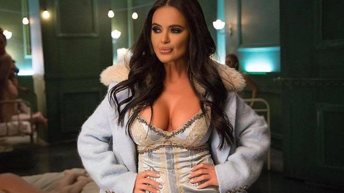 Ужас! Мария си разтегли краката по скандален начин СНИМКИ 