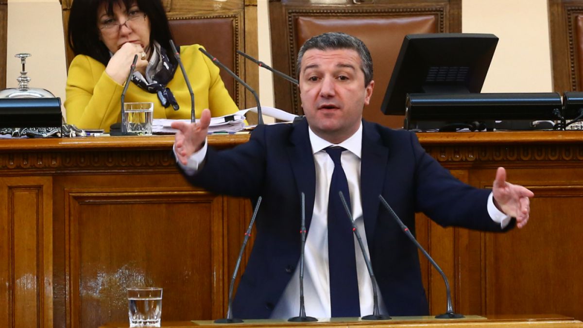 Стойнев скастри ГЕРБ: Срам ли ви е?!
