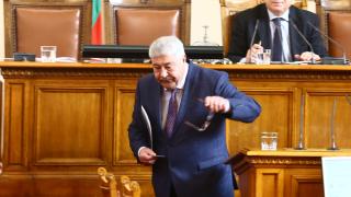  Спас Гърневски: Нинова да запази самообладание, никой не говори за нея 