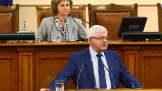 Министър Ананиев към здравните работници: Разбирам причините за справедливия ви гняв