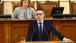 Вигенин обясни може ли служебното правителство да остане на власт