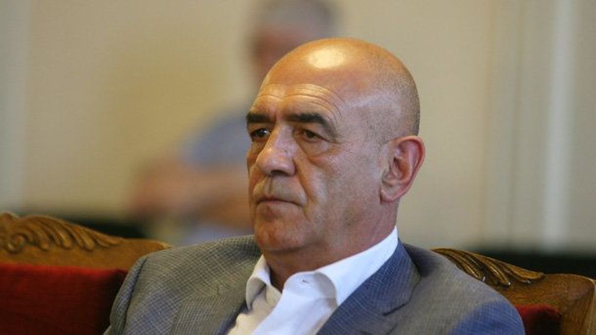Шефът на здравната каса предложи цигарите да се облагат с данък, за да...
