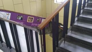 Първи СНИМКИ от мястото, където бебе полетя от болница във Варна 
