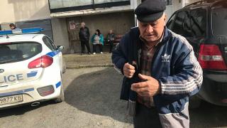 Бесните цигани, които пребиха като куче старец в Казанлък, го нападнали заради...