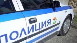 Тежка катастрофа: Кола се заби челно в светофар във Варна (СНИМКИ)