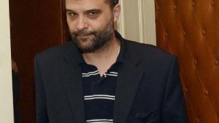 Малък Тошко стресна с вида си всички на погребението на Вуцов