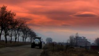‎СНИМКИ на НЛО над Ихтиман побъркаха мрежата