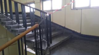 За смъртта на 2-годишното дете, полетяло от от 3-ия етаж на варненската болница, може да се окажат виновни... родителите