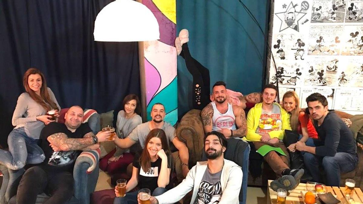 Родни звезди изпратиха с кеф „София – ден и нощ“! Тежки подигравки валят в мрежата