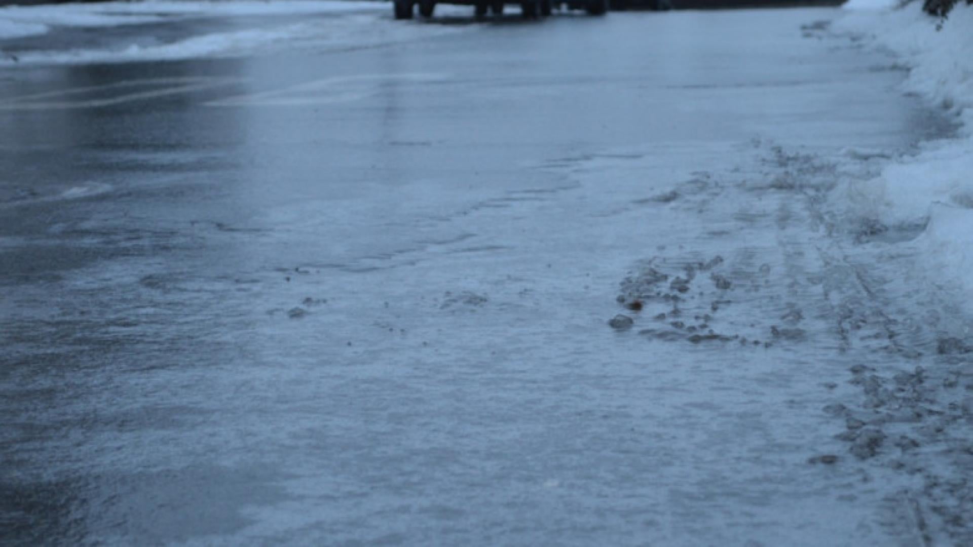 Само опитните шофьори знаят как се спира без проблеми на заледен път