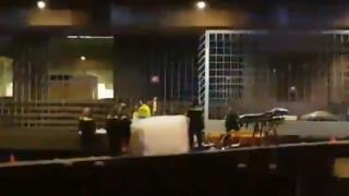 Екшън в Амстердам: Мощна стрелба с участието на ченгета! (ВИДЕО)
